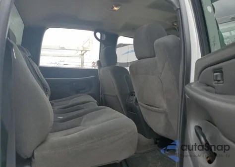 2004 Chevrolet Silverado K2500 Heavy Duty from USA, damaged, VIN 1GCHK232X4F261242